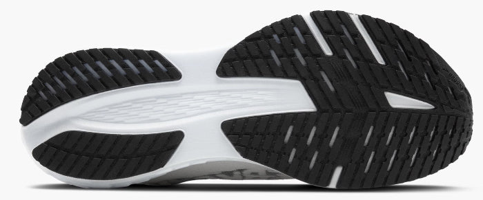 Brooks Men’s Launch 11 black/ white colourway. Bottom view